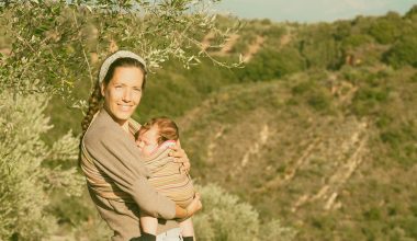 mother with newborn child free in Nature